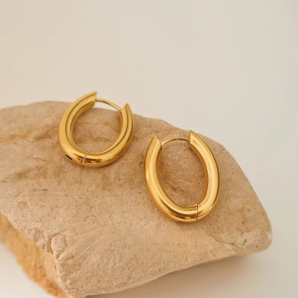 Waterproof and tarnish-free titanium steel gold hoop earrings