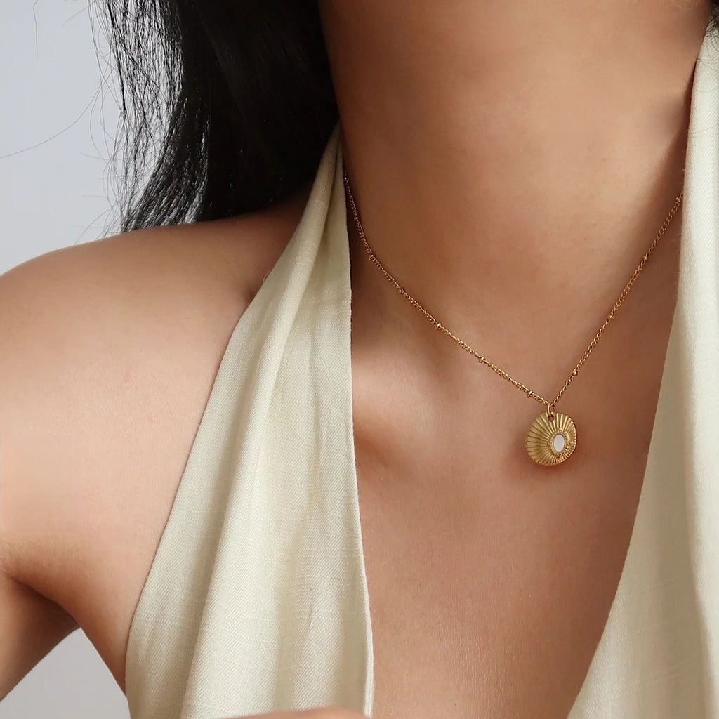 Gold Shell Pendant Necklace | 18K Titanium Steel Collarbone Chain