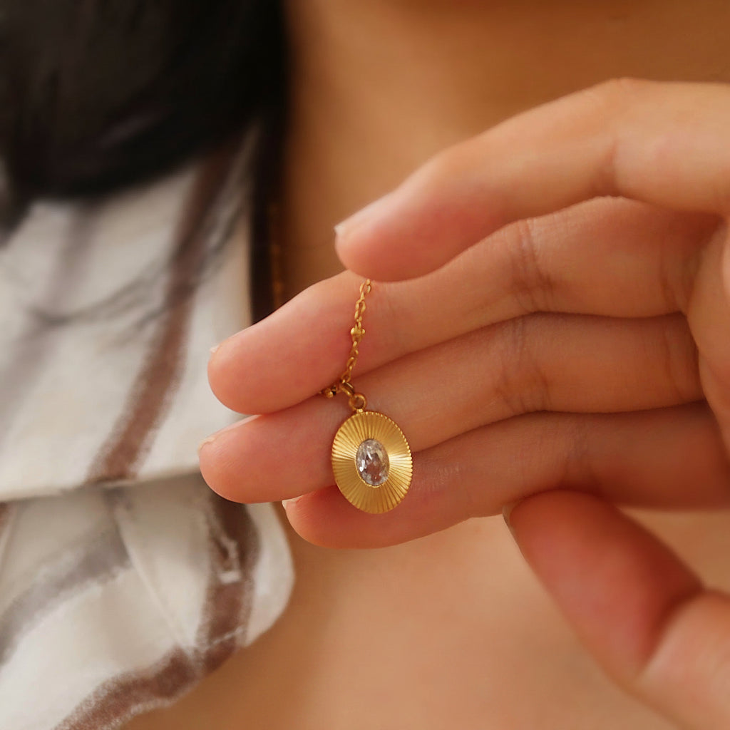 Hypoallergenic and tarnish-free gold plated oval zircon choker