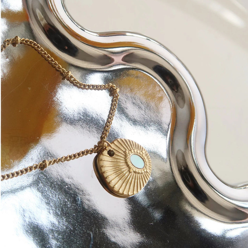 Gold Shell Pendant Necklace | 18K Titanium Steel Collarbone Chain