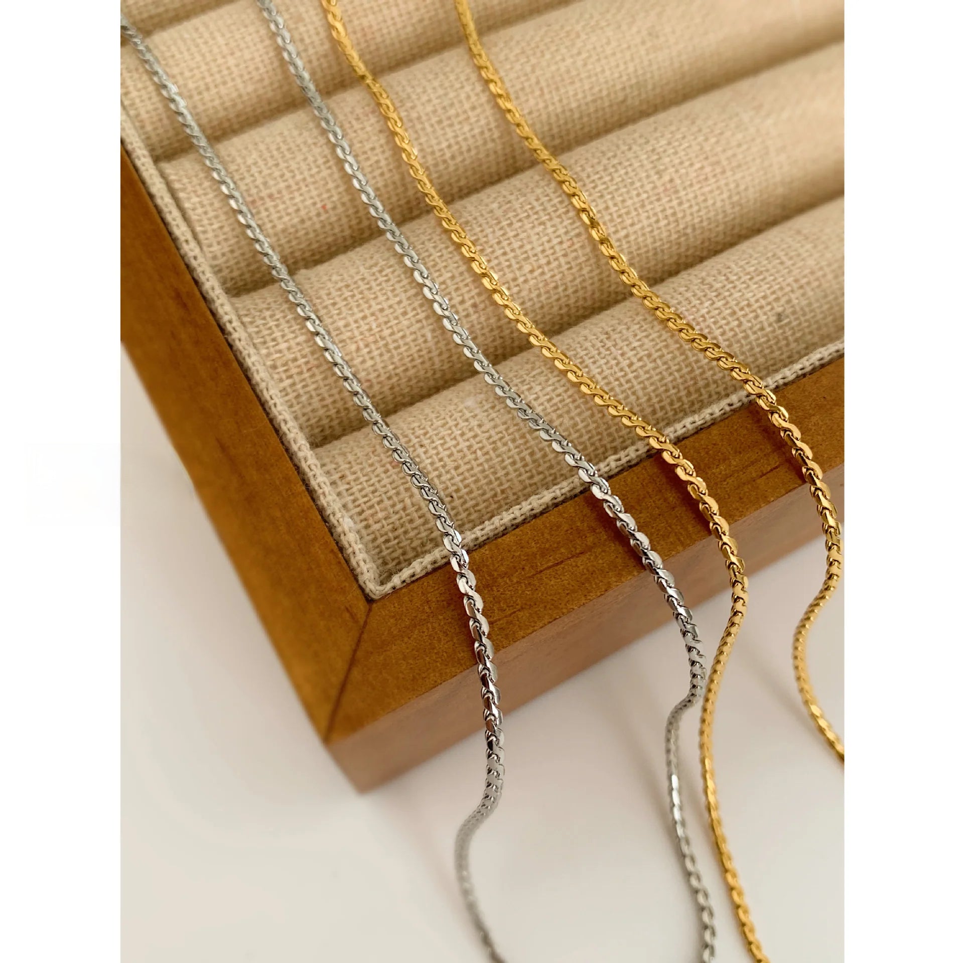 S-Twist Chain Necklace | Minimalist Gold & Silver Stainless Steel